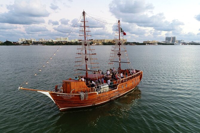 Enjoy The Spanish Galeon with a Romantic Night Dinner in Cancun - Who This Romantic Dinner Cruise Suits Best