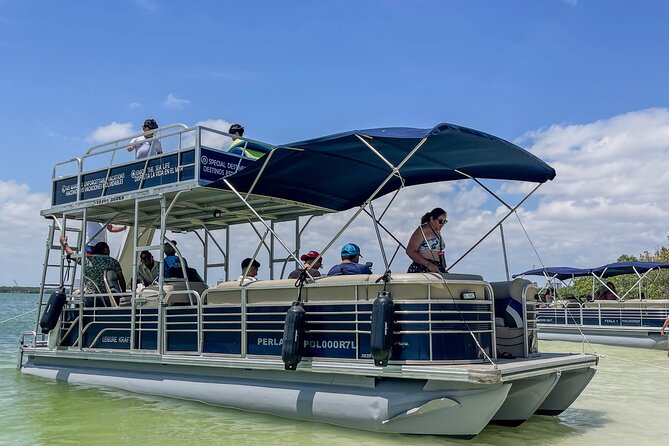 Entertainments and Celebrations in Cancun and Isla Mujeres - Onboard vibe: party option, music, and comfortable hangout space