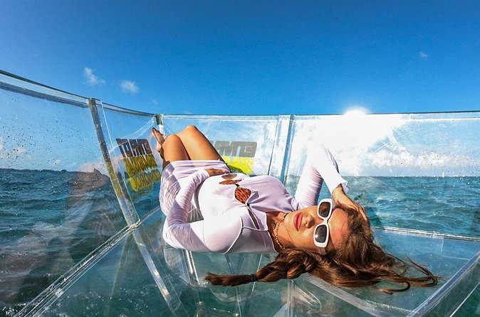 Excursion to Reefs in a transparent boat from Cancun - Guide Style and Language: The Difference Between a Nice Trip and a Great One