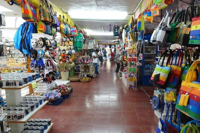 Explore Cancun City Tour! Round Bus transportation - Pickup and the 9:00 start: how to avoid waiting and stress