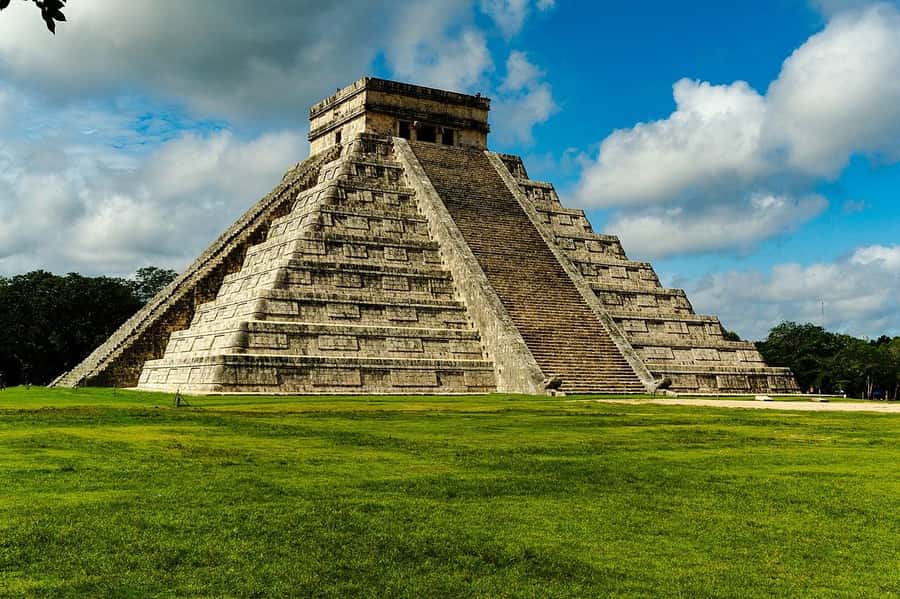 From Cancun: Early access to Chichen Itza - First Moments at Chichén Itzá: Photo Stop, Guided Focus, Then Free Time