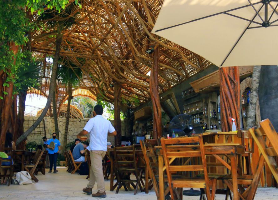 From Cancun:Beachside Tacos & Town Tour With Tequila Tasting - Stop 3 Near the Flea Market: Maya Tacos and Cochinita Pibil
