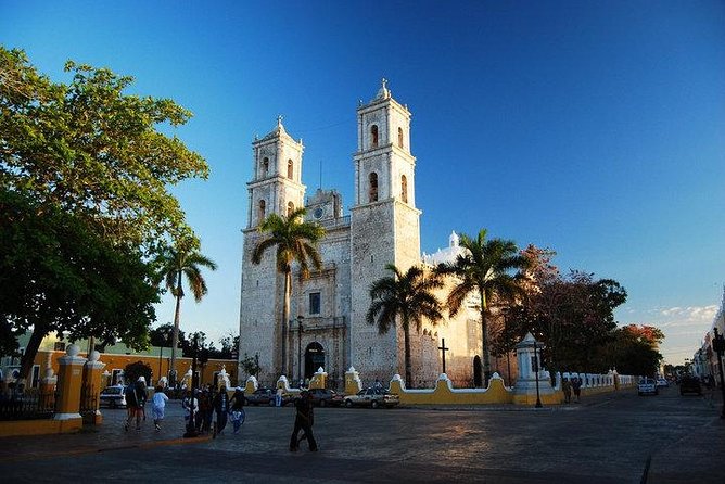 Full-Day Tour Chichen Itza, Valladolid and Cenote open bar in bus - Valladolid stroll: Pueblo Mágico in about 30 minutes