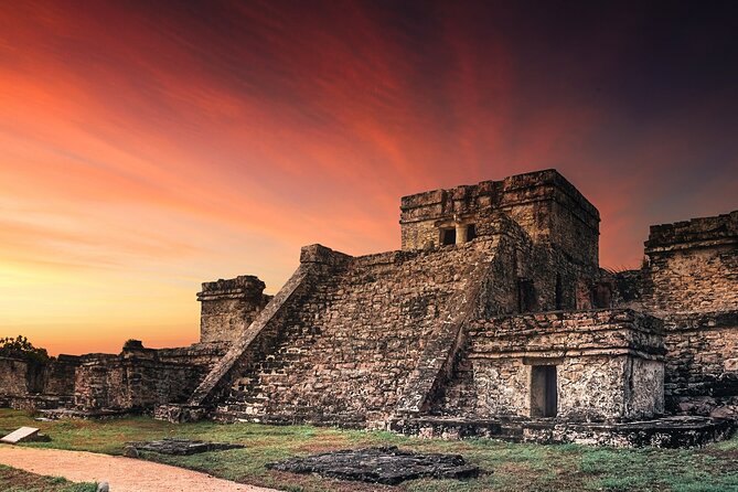Full-Day Tour of Tulum Ruins and Cenotes with Lunch - Tulum ruins: what you actually do with the 90 minutes