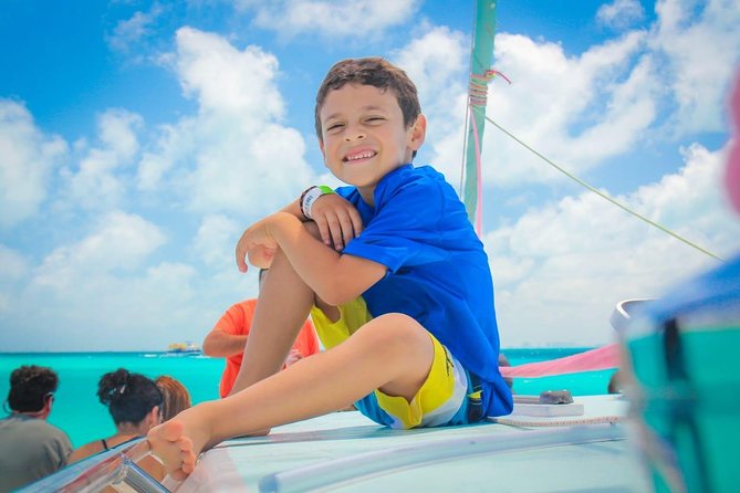 Half Day “LITE TOUR” to Isla Mujeres - Food, drinks, and the onboard vibe (with real examples from the crew)