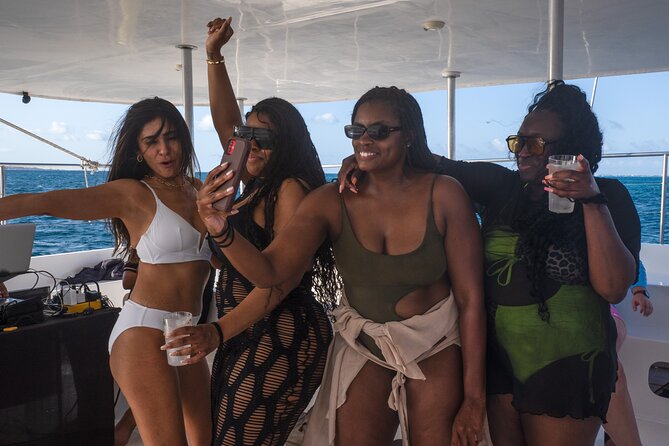 Hip hop party boat, adults only - Two Things I Like and One Thing to Watch