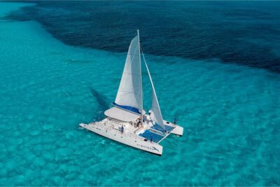 HipHop Catamaran Party from Cancun to Isla Mujeres - Getting Onboard: Marina Albatros and the Noon Start