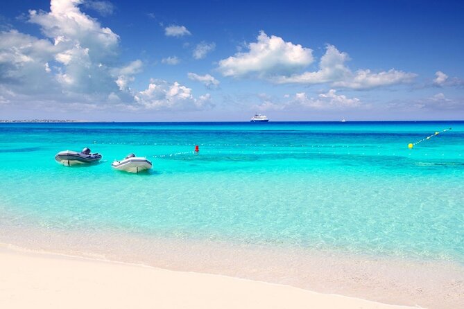 Holbox plus Island Magic by boat Tour from Cancun - Group size and how the day stays organized