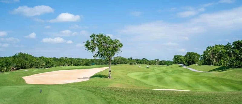 Iberostar Cancun Golf Course - What You Get on Arrival: Cart, Practice Balls, and the Setup Pace