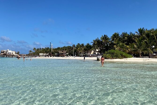 Isla Mujeres Basic Tour in Catamaran with Snorkel and Open Bar - Getting Set Up at Playa Tortugas (Before the Sea Part Starts)