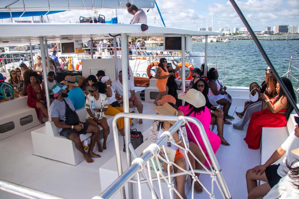 Isla Mujeres Catamaran, Snorkel & Buffet Lunch - Private beach club buffet lunch: the value of land time