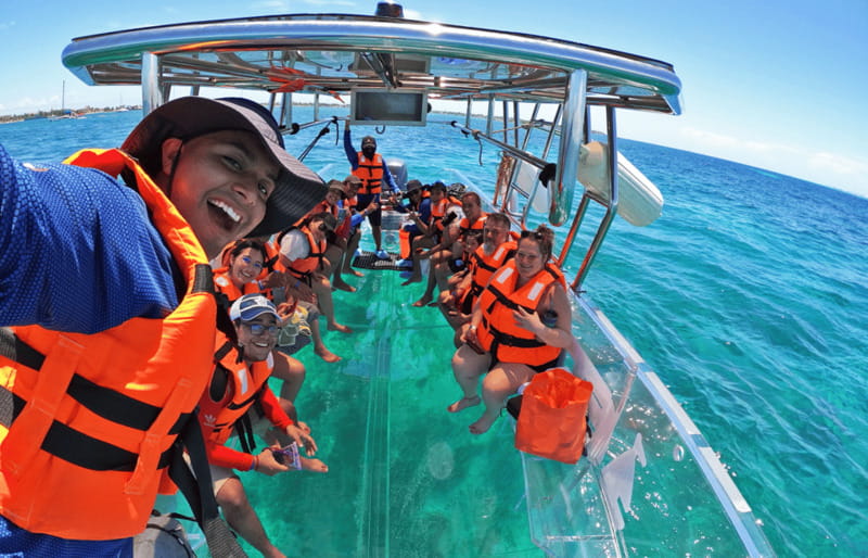 Isla Mujeres: Excursion Crystal Boat Tour at the Caribbean - Is $40 Good Value for a Transparent Boat Trip?