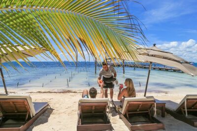 Isla Mujeres luxury catamaran with premium open bar and lunch - Premium open bar and beach club lunch: what’s included (and what can feel “not VIP”)