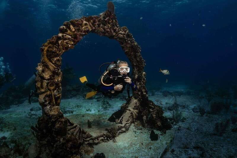 Isla Mujeres: MUSA and the Manchones Reef: 2 Tank Dive Tour - Entering MUSA: Jason deCaires Taylor’s Underwater Art at 30 Feet