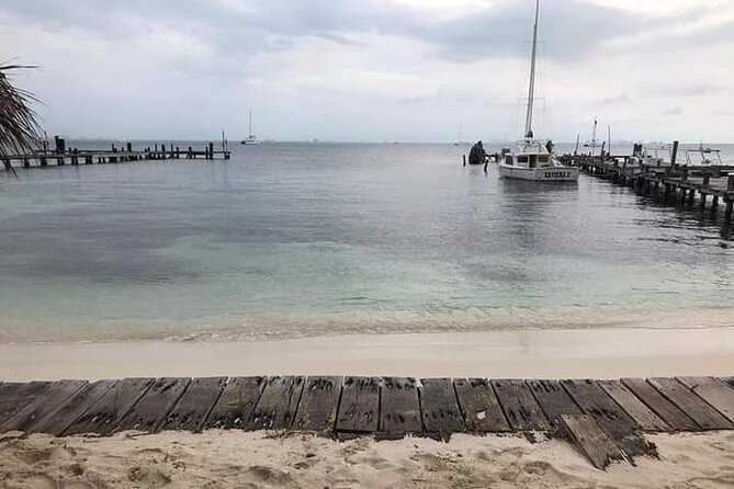 Isla Mujeres Premium Tour in Catamaran with Snorkel and Buffet - Stop 4: Club Playa Mexico—buffet, open bar, and actual facilities
