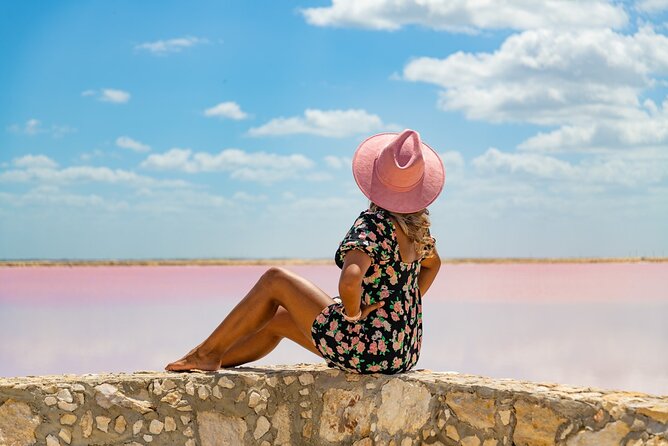 Las Coloradas & Rio Lagartos Tour from Cancún - Lunch in Río Lagartos: À la Carte Choices and Drink Costs