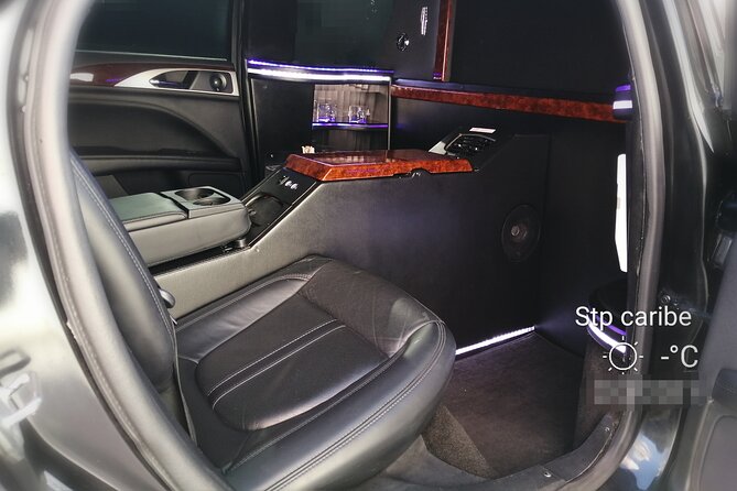 Lincoln Strecth Limousine with Wi Fi on board - Where to meet your driver by terminal: Platform 41, MargaritaVille, Platform C, or Coconut Bar