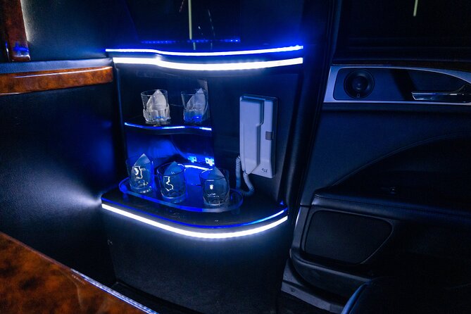 Lincoln Stretch limo from Cancun Hotel Zone to Cancun Airport - Lincoln Stretch Limo to the airport: why this feels different