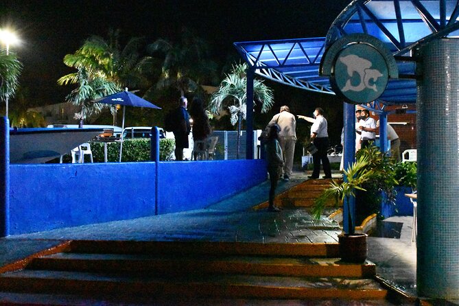 Live a Romantic Night Cruise Dinner at COLUMBUS (open bar included) - Staff, Host, and the Service Style on Board