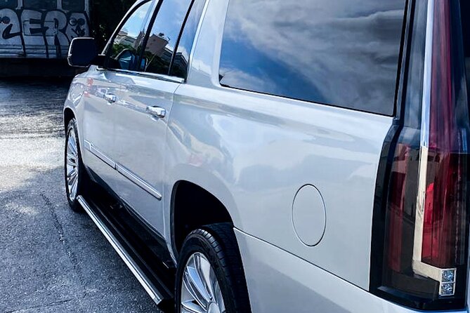 Luxury one way Cancun transfer from Cancun airport - The Driver Experience: Communication and Hotel Access Help