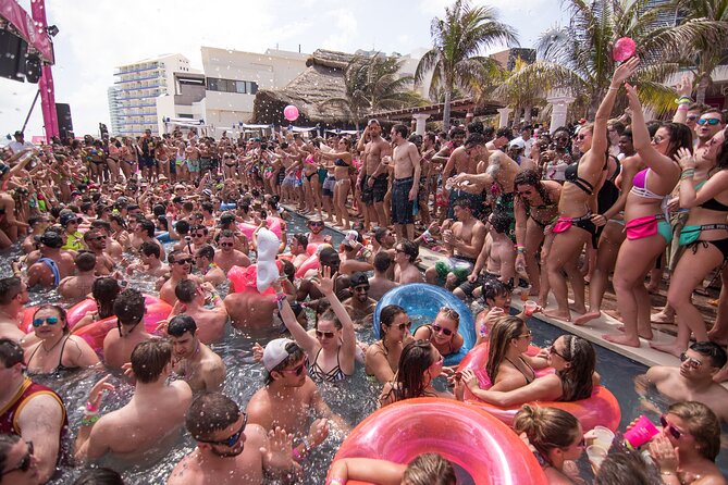 Mandala Beach Club Cancun - Mandala Beach Club Cancun: a beach party with an adults-only focus