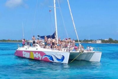 Party On Sailing Cruise to Isla Mujeres from Cancun - What the day feels like on board: drinks, music, and a party rhythm