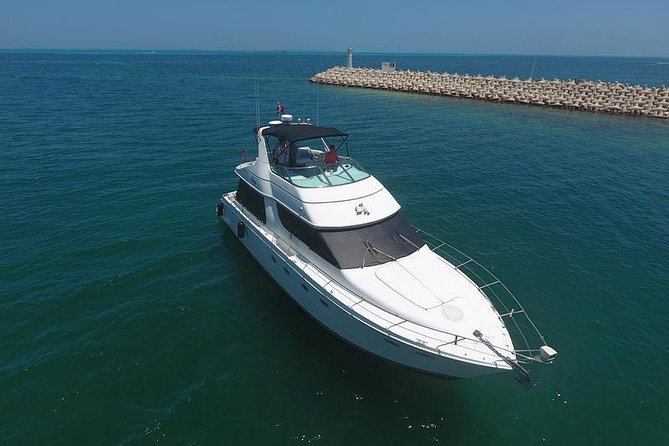 Playa Mujeres rent a Yacht 4hrs with Food and drinks aboard CA55 - The 4-Hour Yacht Day: How It Feels in Real Life