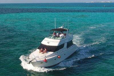 Playa Mujeres rent a Yacht 4hrs with Food and drinks aboard CA55 - Getting There: VNV Marina Timing and Transportation Reality