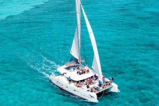 Plus Full Day Catamaran Tour to Isla Mujeres All Inclusive - Group Size, Crowd Energy, and How to Stay Sane