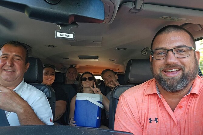 Private Airport Transfer - Cancun one way - The Private Ride to Hotel Zone or Downtown (10 to 30 Minutes)