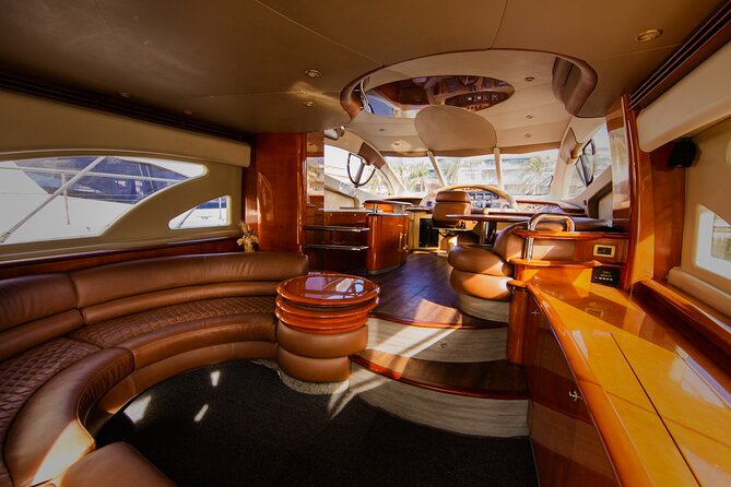 Private Luxury Sunset Dinner Cruise – 51' Leopard Yacht in Cancun - Five courses onboard: why the chef being there makes a difference