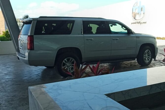 Private luxury transportation from CUN Airport to Playa del Carmen - Vehicle expectations: luxury isn’t just a word, it’s a practical detail