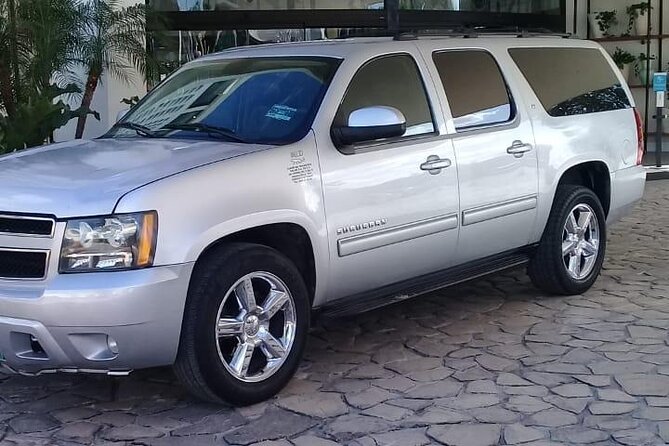 Private luxury transportation from CUN Airport to Puerto Morelos - Communication that feels human: text instructions and meeting with a name lollipop