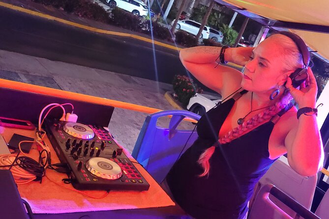 Private Party Bus Loop in Cancun - Group size and capacity: booking for 15, then scaling up
