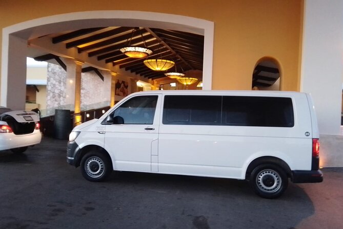 Private Transfer from Cancun Airport to Cancun Hotels 1-7 People - Cancun airport pickup, with flight tracking and a named driver