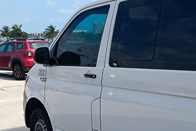 Private Transfer from Cancun Airport to Cancun Hotels 1-7 People - From arrival to hotel: what the first 20–55 minutes look like