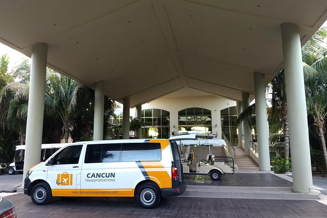Private Transfer from Cancun Airport to Playa del Carmen - A private ride for your group: when that’s the right choice