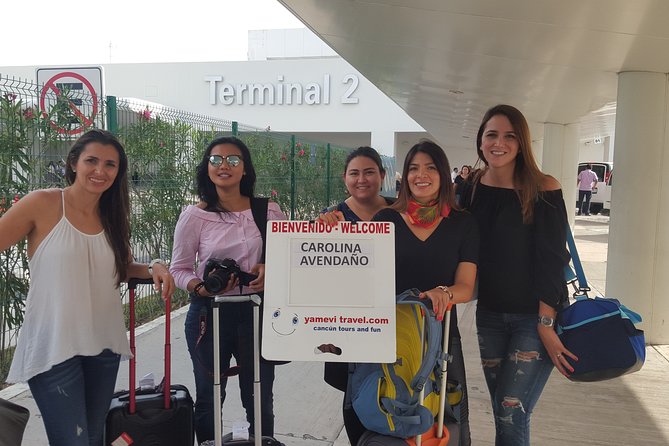 Private transfer to Cancun Airport from hotels in Cancun Area - Communication: mobile ticket and WhatsApp-style messaging
