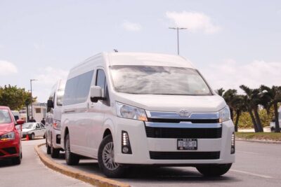 Private transfer to Cancun Airport to Hotel Zone - The ride itself: comfort, bilingual communication, and defensive driving