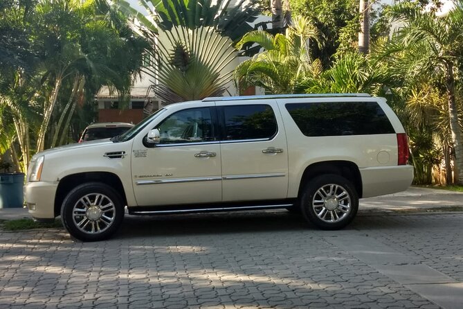 Private Transportation by SUV from the Airport to Cancun Hotel Zone - Your private Suburban SUV: comfort that fits real luggage