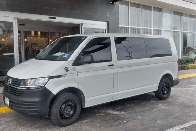 Private Transportation from the Airport to the Cancun hotel zone - Meeting Point and Timing: Where Arrivals Often Go Wrong