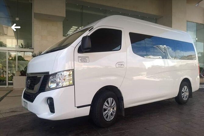 Private transportation one way Airport Cancun-Tulum Center - Comfort and Vehicle Reality: Air-Conditioned, Clean, and Built for Relaxing