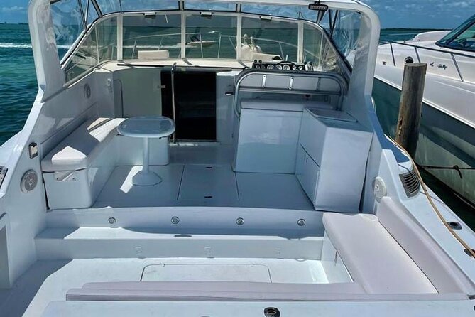 Private Yacht Cancun 42ft up to 8 people - Who This Yacht Trip Fits Best