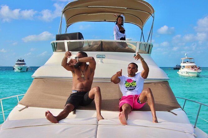 Private Yacht SeaRay 46ft Cancun 25P17 - Alcohol, add-ons, and the real value of the package