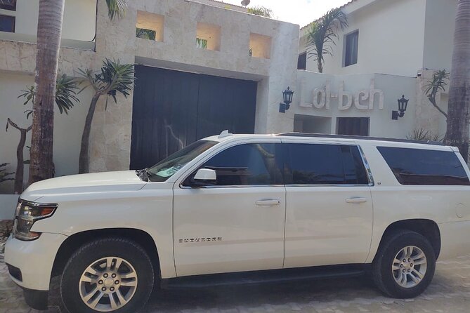 Puerto Morelos Luxury Transportation From & To Cancun Airport - Arrival at Cancun Airport: how you avoid the pickup maze