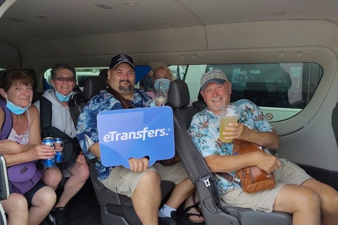 Puerto Morelos Private Transportation From-To Cancun Airport - Flight tracking and the name sign: the anti-chaos combo