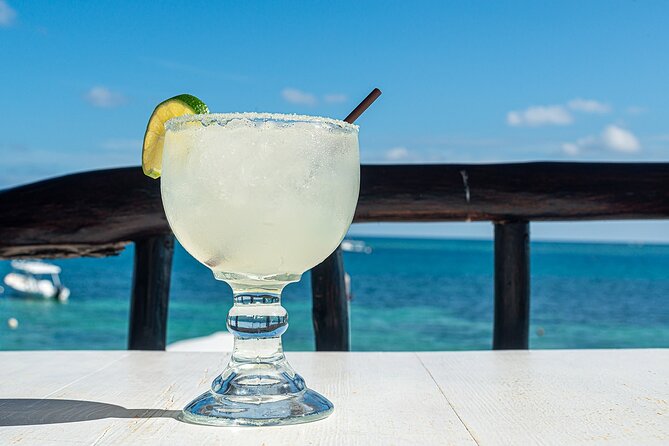 Puerto Morelos Reef Snorkeling Tour with Lunch & Hotel Pickup - From Cancun hotels to Puerto Morelos: the morning ride reality check