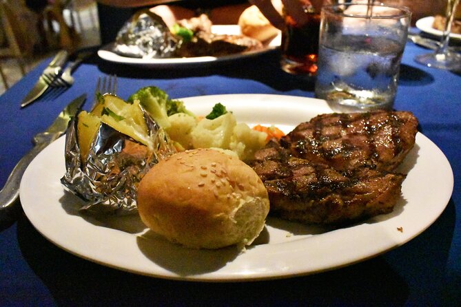 Romantic Dinner in the Spanish Galeon with Sax in Cancun. Lobster & Beef menu. - Lobster & Beef dinner: how the menu options work
