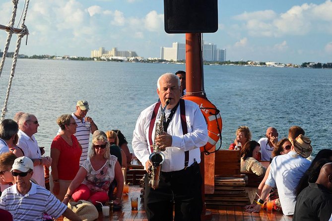 Romantic Dinner on a Spanish Galeon in Cancun - Drinks and mood: national open bar, keep the night easy