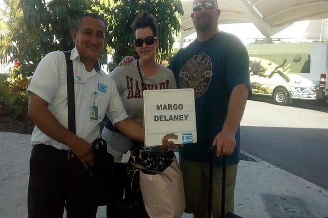 Round private transfer Airport- Akumal - Airport. - Finding the Staff at Cancun International Without the Stress Spiral